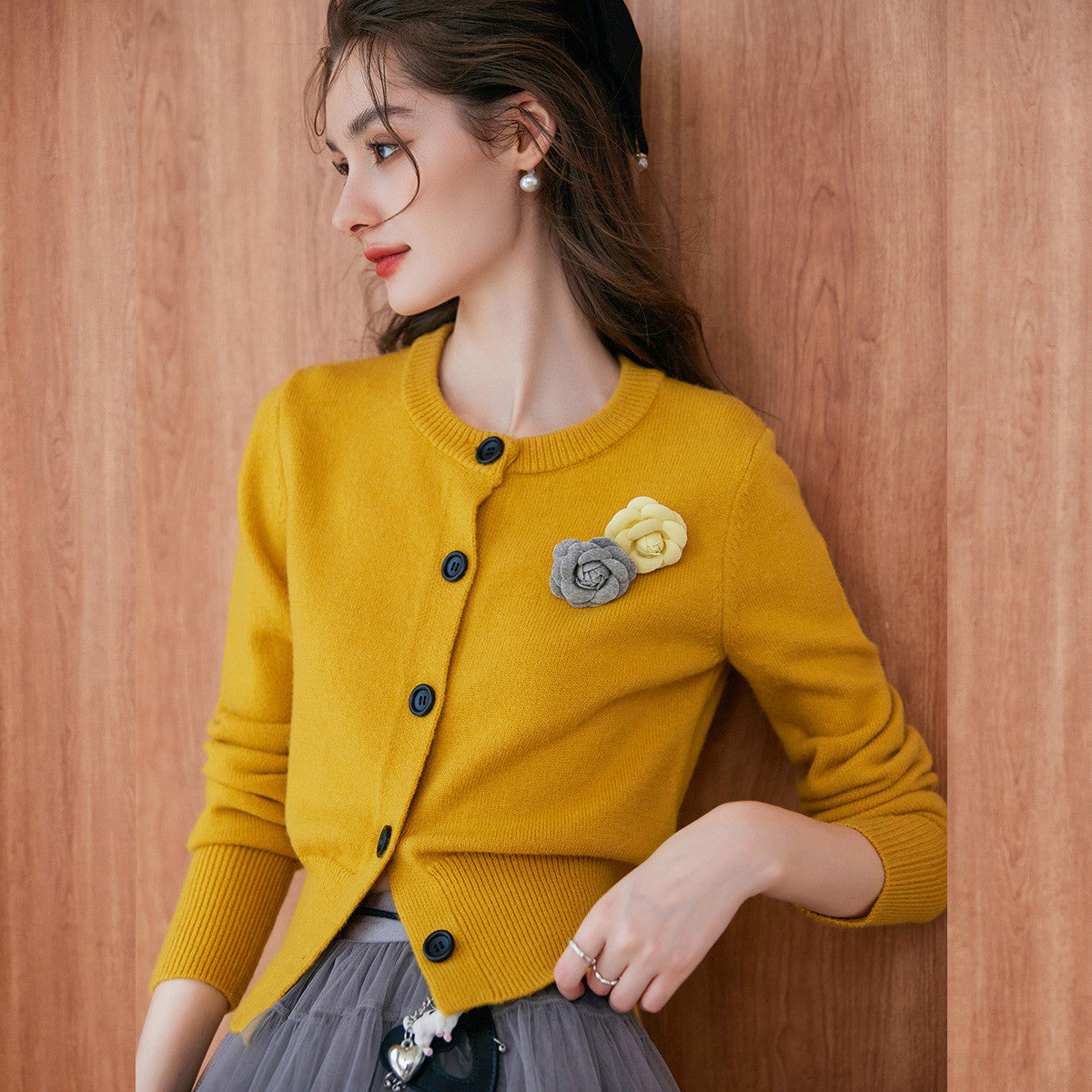 Fashion Detachable Flower Knitted Cardigan 2025 Autumn Knitwear Micro Elastic Round Neck Women's Knitted Sweater